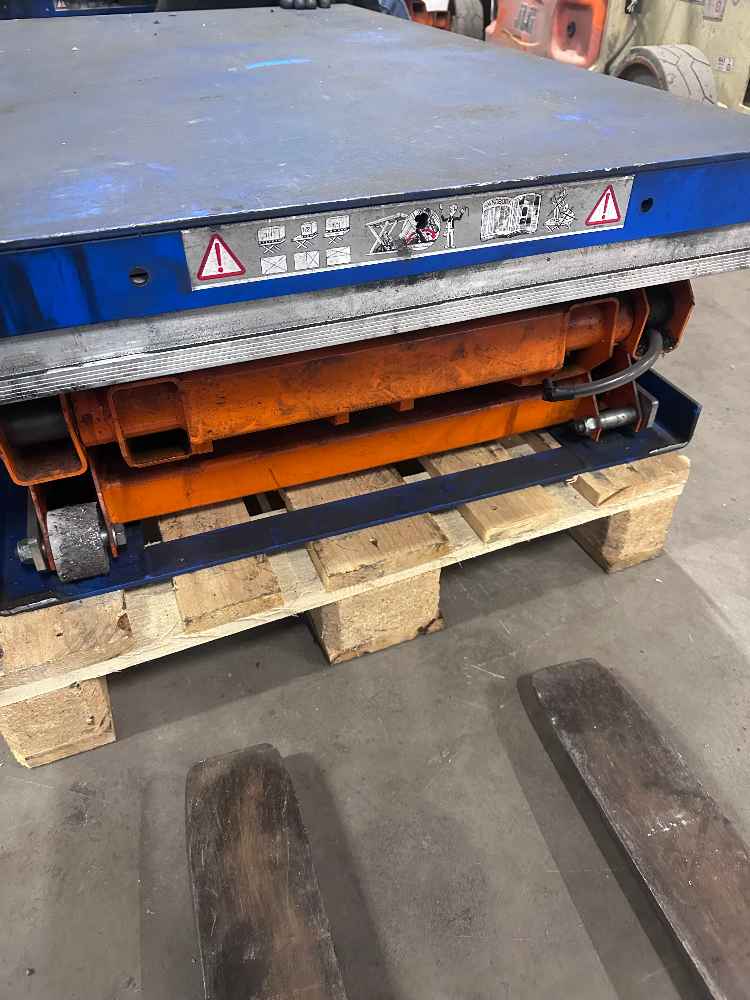 Dźwignik nożycowy, podnośnik stołowy