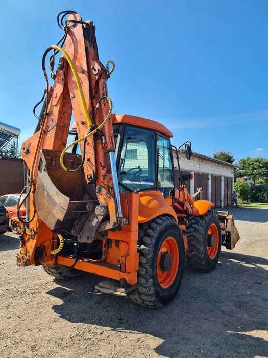 Koparko-ładowarka New Holland LB 115 Fiat-Kobelco B200