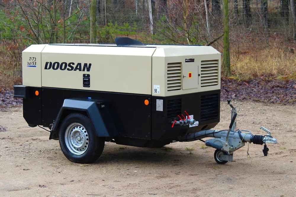 Kompresor śrubowy Doosan 7/73 /2019r./1143mth/7m3/13,8bar