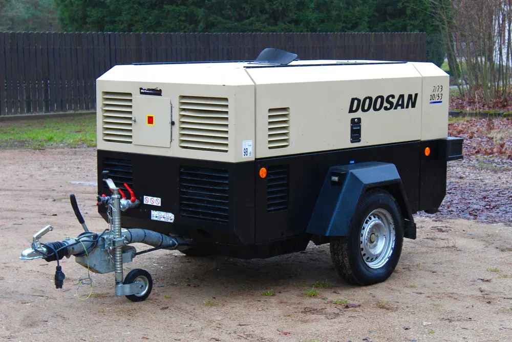 Kompresor śrubowy Doosan 7/73 /2019r./1143mth/7m3/13,8bar