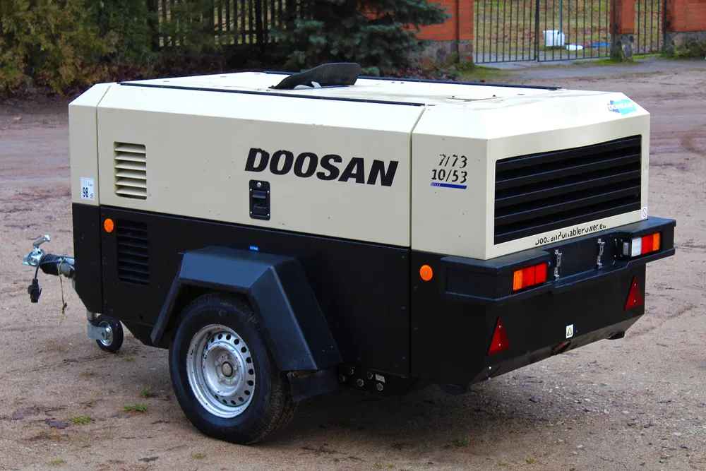 Kompresor śrubowy Doosan 7/73 /2019r./1143mth/7m3/13,8bar